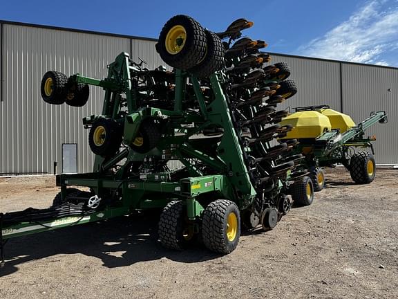 Image of John Deere 1890 equipment image 1