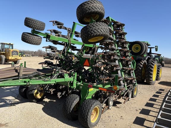 Image of John Deere 1890 equipment image 2