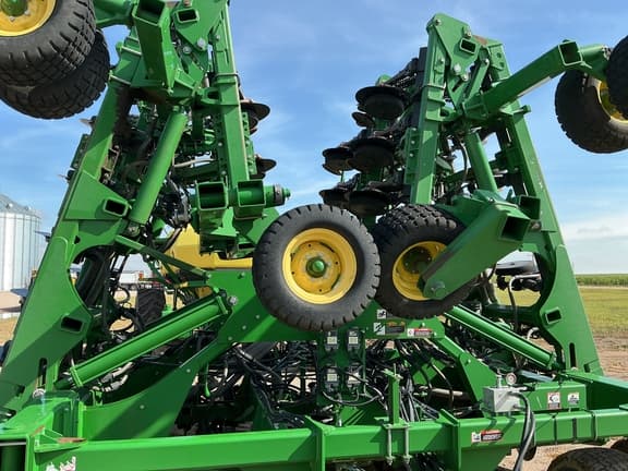 Image of John Deere 1890 equipment image 1