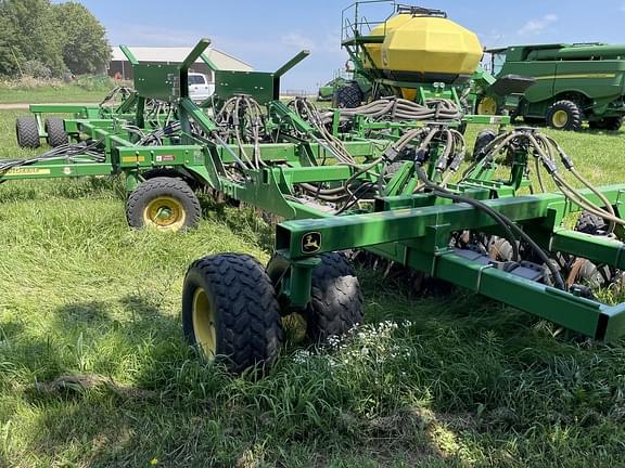 Image of John Deere 1890 equipment image 1