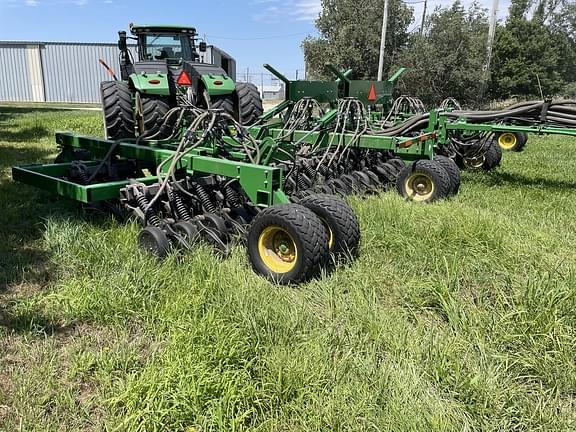 Image of John Deere 1890 equipment image 2