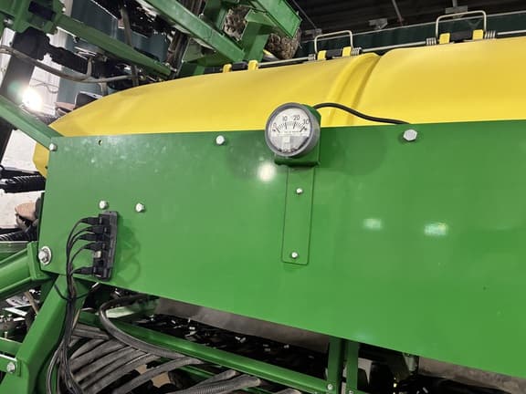 Image of John Deere 1990 equipment image 4