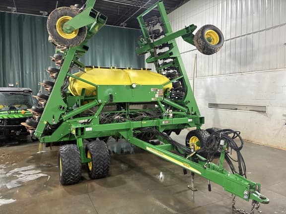 Image of John Deere 1990 Primary image