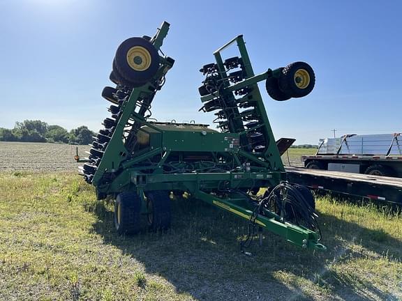 Image of John Deere 1990 Primary image