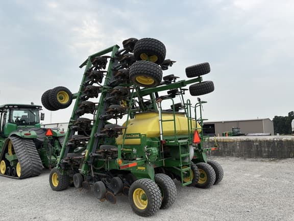 Image of John Deere 1990 equipment image 4