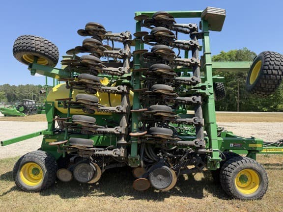 Image of John Deere 1990 equipment image 4