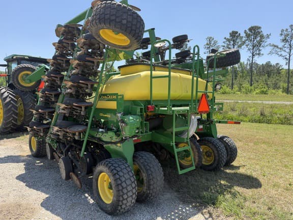 Image of John Deere 1990 equipment image 1