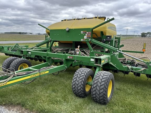 Image of John Deere 1990 equipment image 3