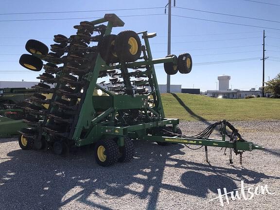 Image of John Deere 1990 Primary image