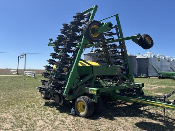 Image of John Deere 1990 Primary image
