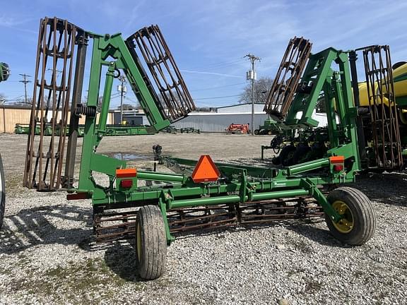 Image of John Deere 200 equipment image 4