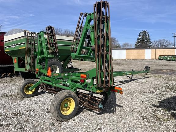 Image of John Deere 200 equipment image 2