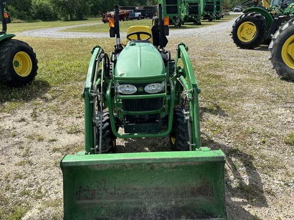 Image of John Deere 2025R equipment image 4