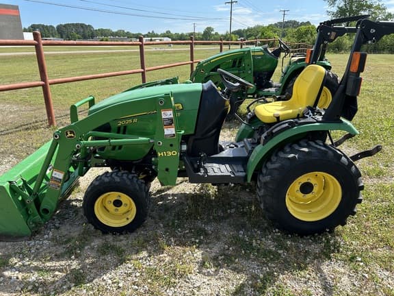 Image of John Deere 2025R equipment image 2