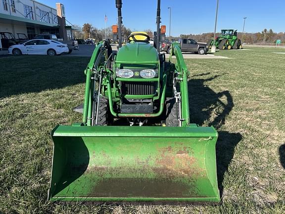 Image of John Deere 2025R equipment image 2