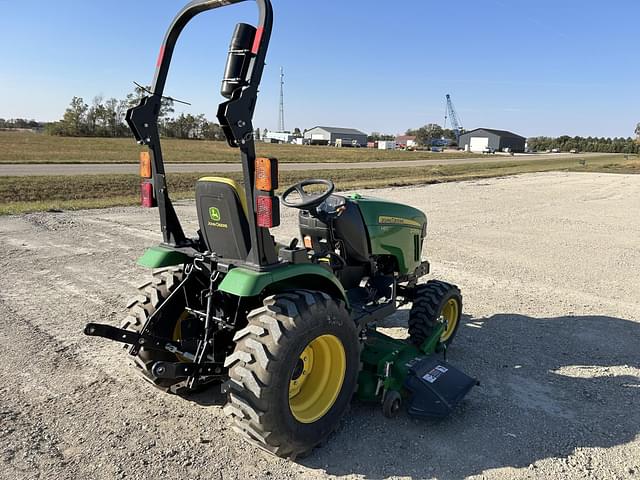 Image of John Deere 2025R equipment image 2