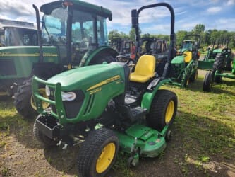 2015 John Deere 2025R Equipment Image0