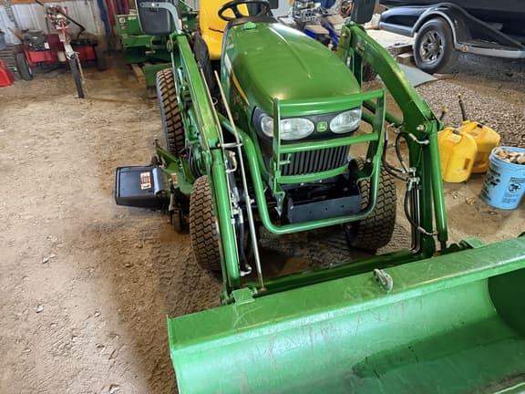 Image of John Deere 2025R equipment image 4