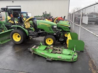 Image of John Deere 2025R equipment image 1