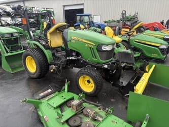 Image of John Deere 2025R equipment image 4
