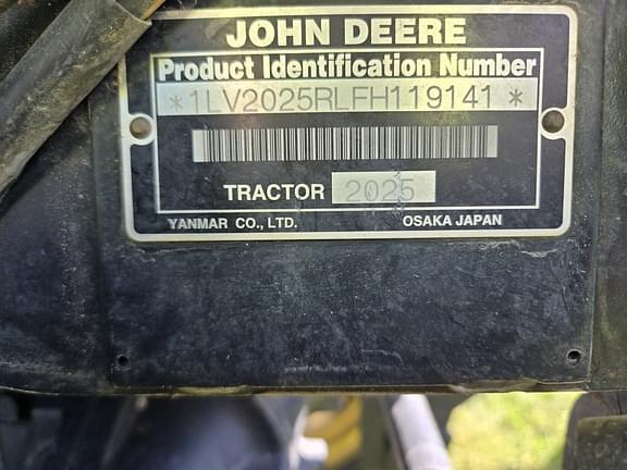 Image of John Deere 2025R equipment image 3
