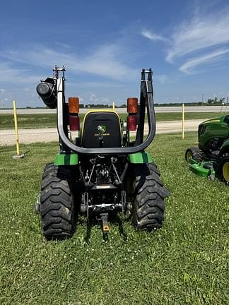 Image of John Deere 2025R equipment image 3