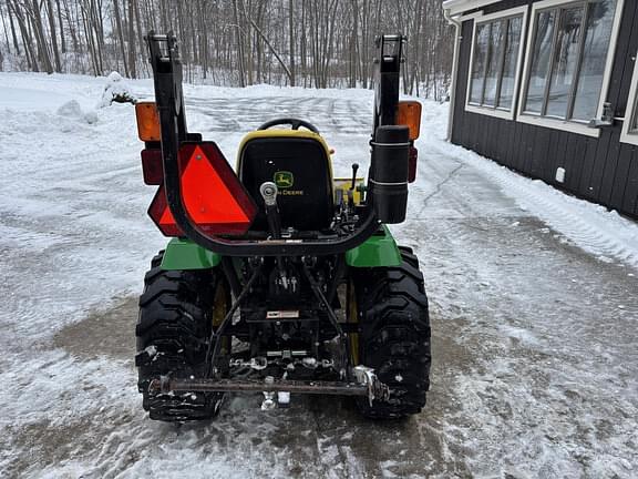 Image of John Deere 2025R equipment image 4