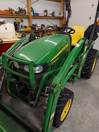 Image of John Deere 2025R equipment image 2