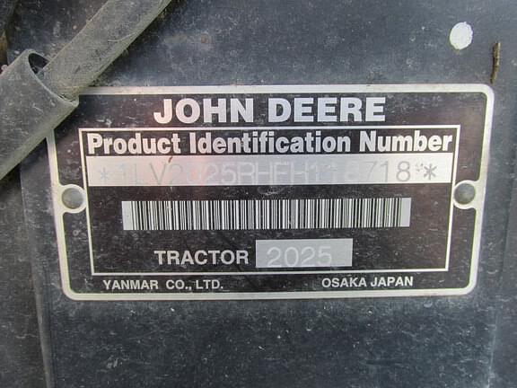 Image of John Deere 2025R equipment image 4