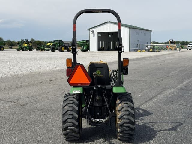 Image of John Deere 2025R equipment image 4