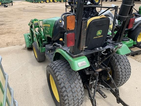 Image of John Deere 2025R equipment image 4
