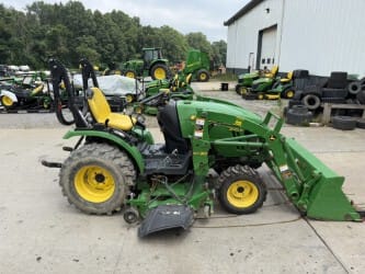 2015 John Deere 2025R Equipment Image0
