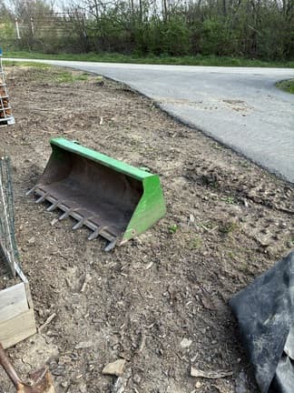 Image of John Deere 2025R equipment image 1