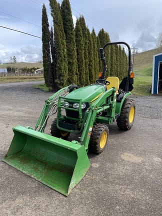 Main image John Deere 2025R