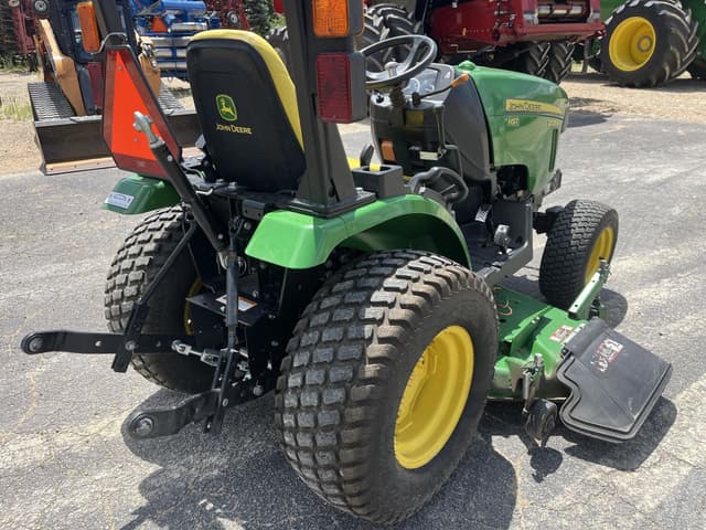 Image of John Deere 2025R equipment image 4