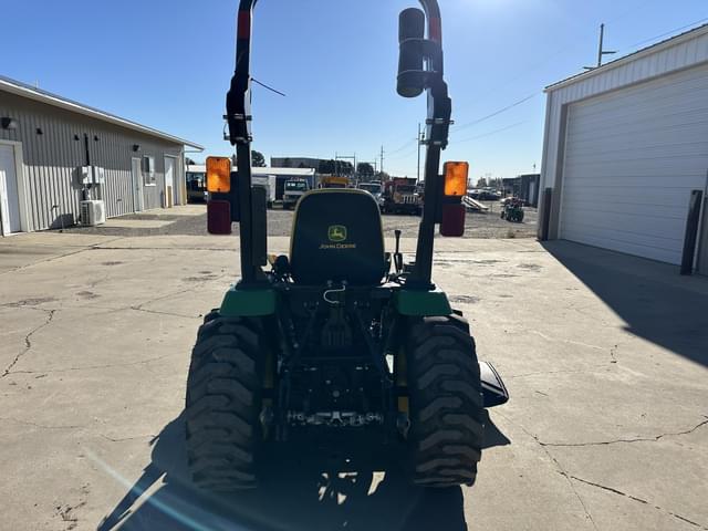 Image of John Deere 2025R equipment image 4
