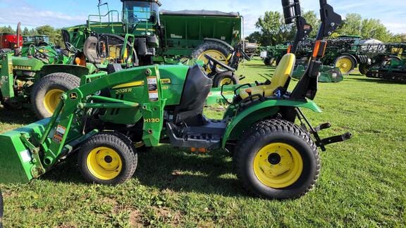 Main image John Deere 2025R