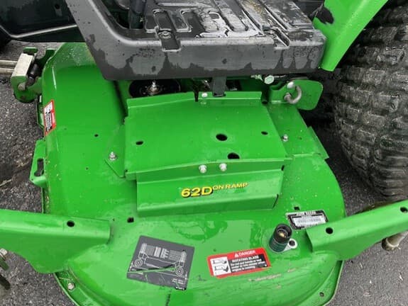 Image of John Deere 2025R equipment image 2