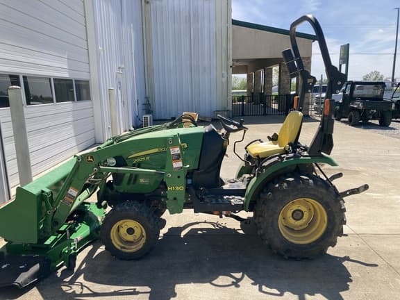 Image of John Deere 2025R equipment image 3