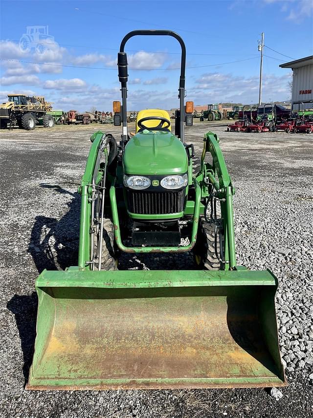 Image of John Deere 2025R equipment image 2