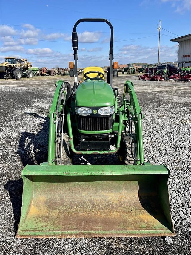 Image of John Deere 2025R equipment image 2