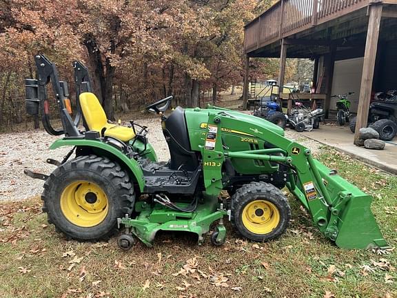 Image of John Deere 2025R equipment image 4