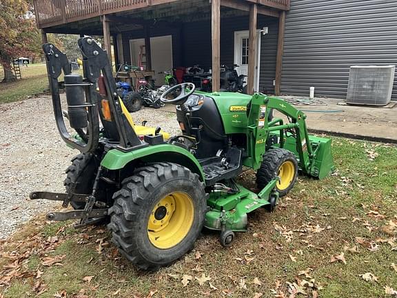 Image of John Deere 2025R equipment image 3