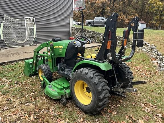 Image of John Deere 2025R equipment image 1