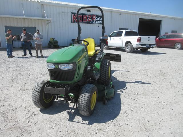 Image of John Deere 2025R equipment image 4