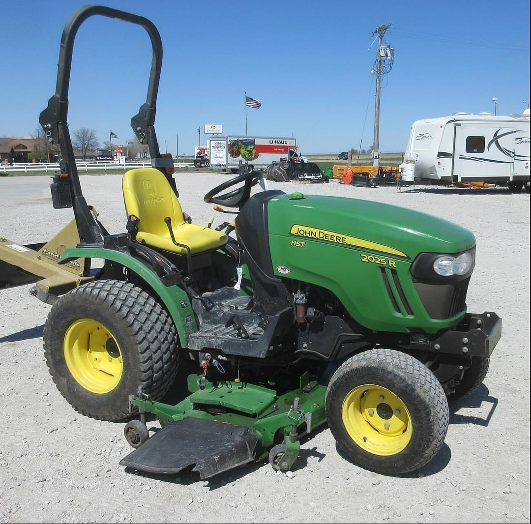 Image of John Deere 2025R Primary image