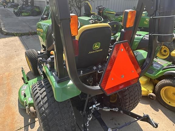 Image of John Deere 2025R equipment image 2