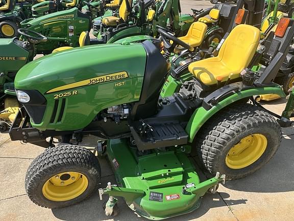 Image of John Deere 2025R equipment image 1