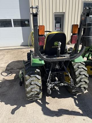 Image of John Deere 2025R equipment image 2