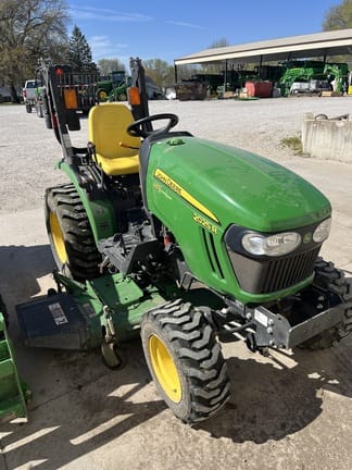 Main image John Deere 2025R